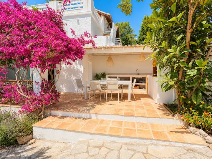 Maison de ville · Cannes · ★4,87 · 2 chambres · 3 lits · 1 salle de bain et 1 toilette