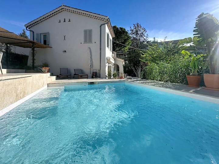Hébergement · Le Cannet · ★5,0 · 4 chambres · 4 lits · 3 salles de bain